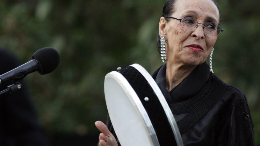 Hajja Hamdaouia, 81, performs 20 May 2007 during the 6th World Mawazine Rythms Festival in Rabat.