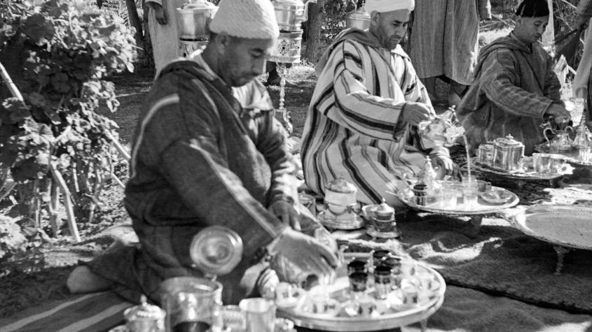 Cérémonie du thé à Marrakech en avril 1946